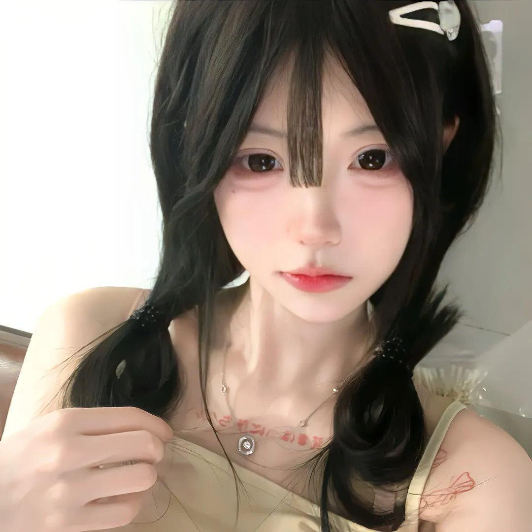 扬眉女导甘比茵